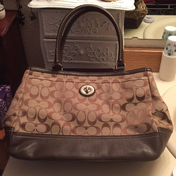 Purse - Picture 1 of 2